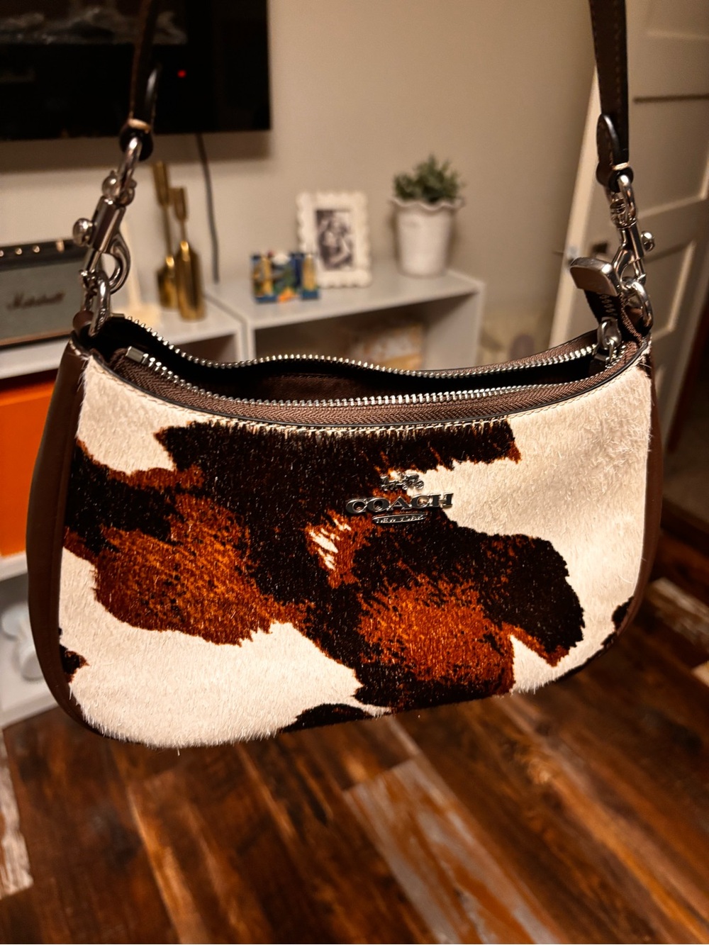Coach Teri Brown and Cream Cowhide Shoulder Bag New-unused